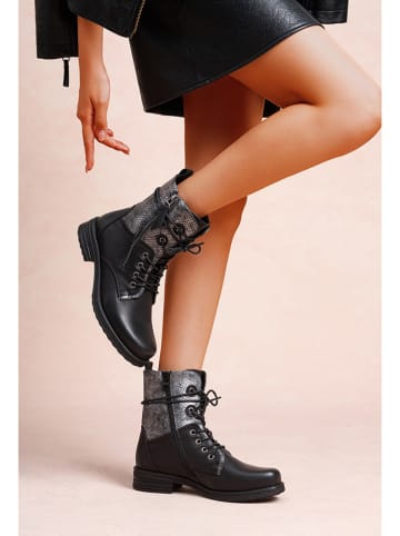 Boots in Schwarz