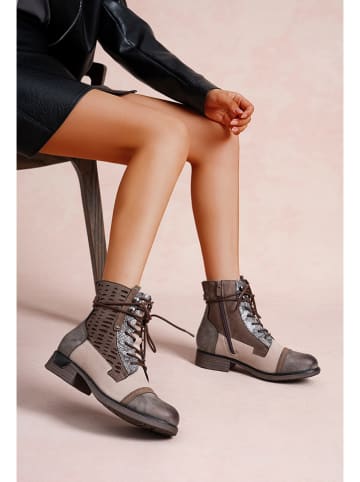 Boots in Khaki