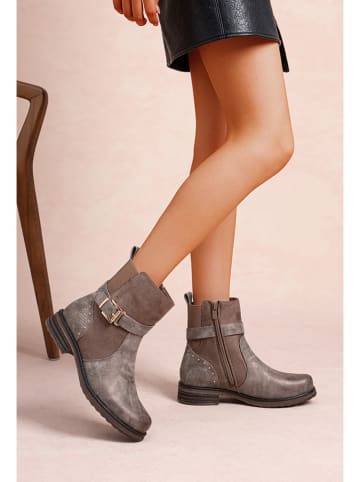 Boots in Khaki