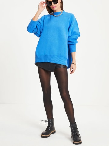 Sweter w kolorze błękitnym