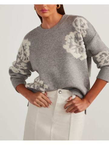Sweter w kolorze szarym