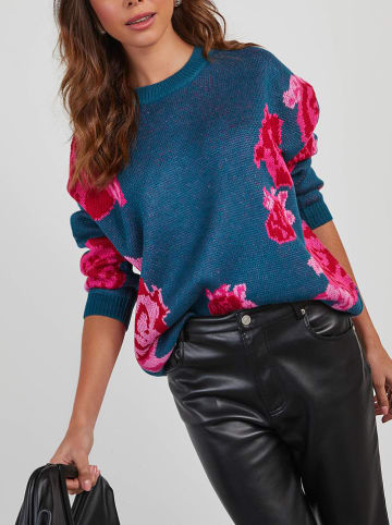 Sweter w kolorze niebieskim