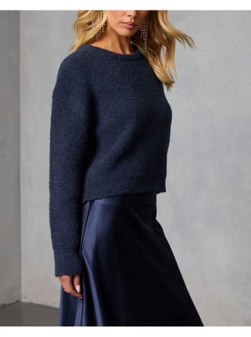 Sweter w kolorze granatowym