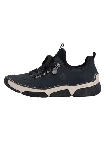 Sneakers in Dunkelblau