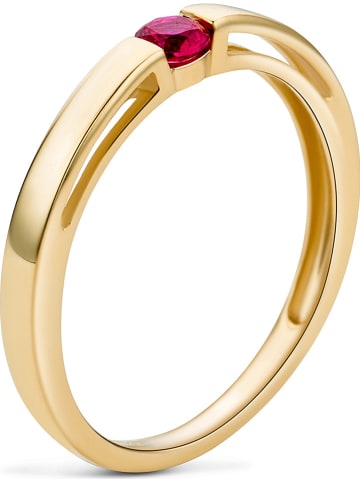 Gouden ring met robijn