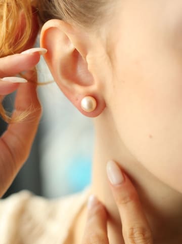 Vergulde oorstekers met parels