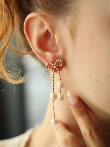 Vergulde oorstekers met parels