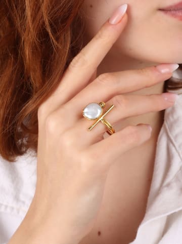 Vergulde ring met parel