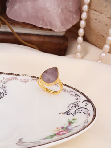 Vergulde ring met edelsteen