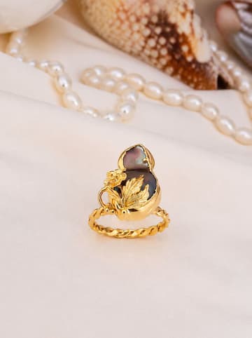 Vergulde ring met parels