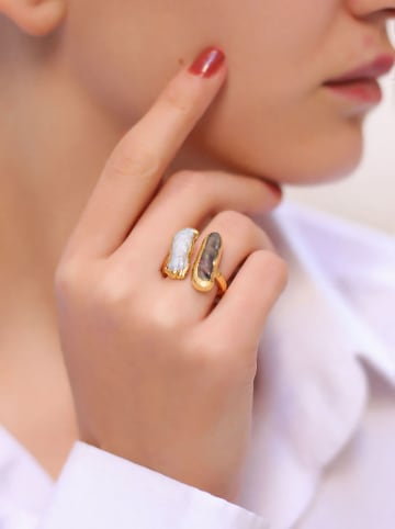 Vergulde ring met parels