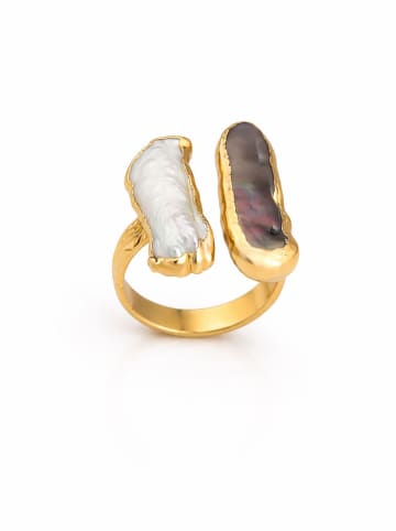 Vergulde ring met parels