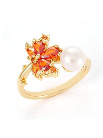 Vergulde ring met edelsteen
