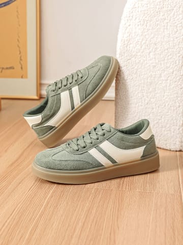 Sneakers in Grün