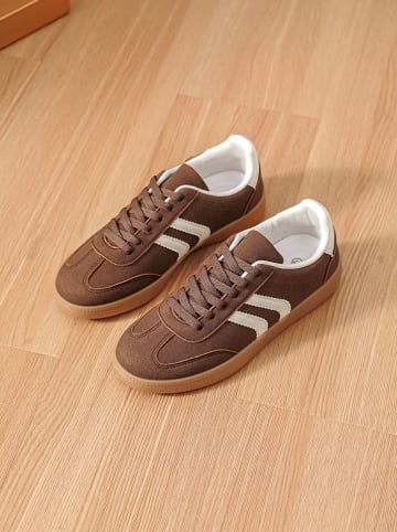 Sneakers bruin