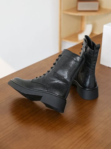 Boots in Schwarz