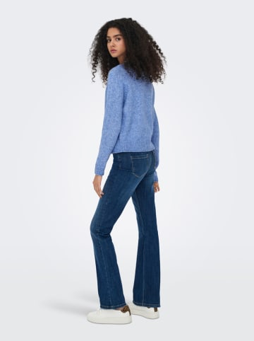 Pullover in Hellblau