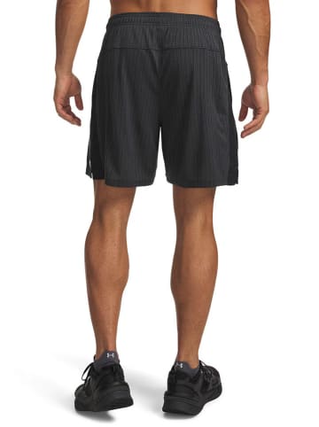 Trainingsshorts "Tech Vent" in Schwarz