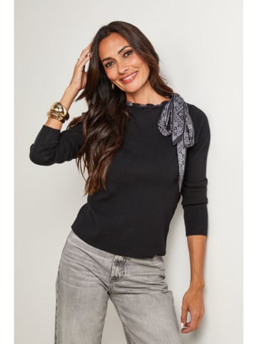 Sweter w kolorze czarnym