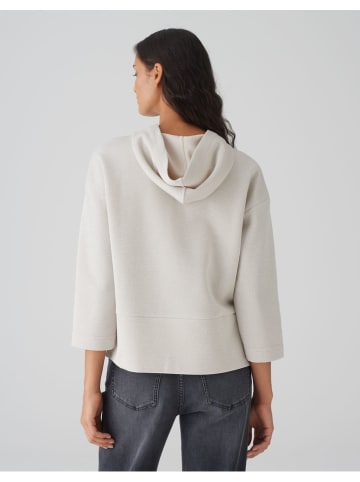 Sweter w kolorze jasnoszarym