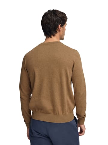 Sweter w kolorze karmelowym