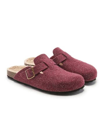 Clogs in Dunkelrot