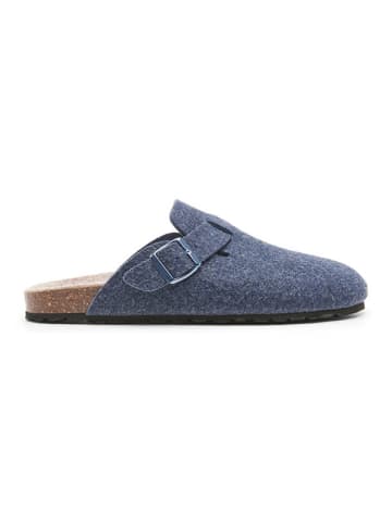 Clogs in Dunkelblau