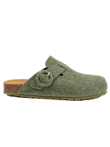Clogs in Grün