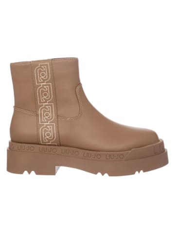 Boots in Beige