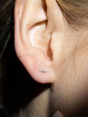 DIAMANTA Witgouden oorstekers "Precious barrette" met diamanten