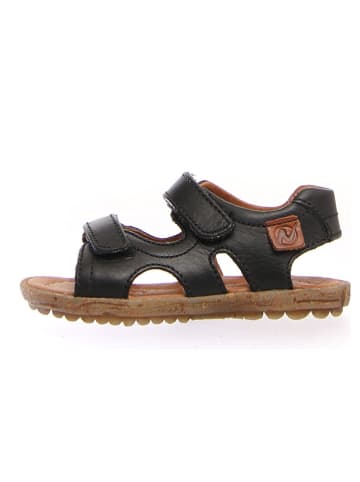 Naturino Skórzane sandały w kolorze czarnym
