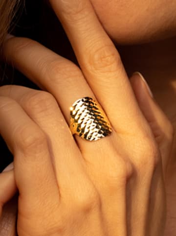 L instant d Or Gouden ring "Armadillo"