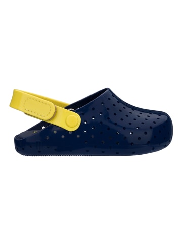 Clogs in Dunkelblau