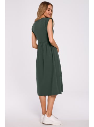 Kleid in Dunkelgrün