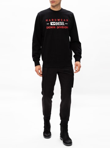 Sweatshirt "Hayt" in Schwarz