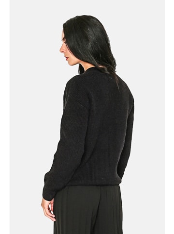Sweter w kolorze czarnym