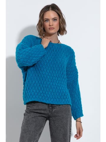 Sweter w kolorze niebieskim