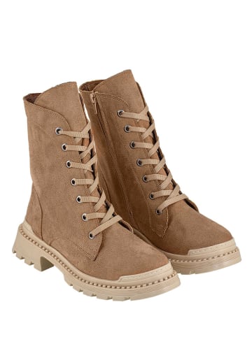 Boots in Braun