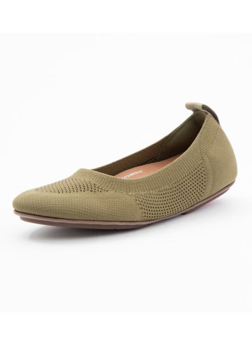 Ballerinas in Khaki