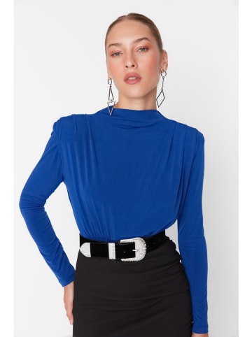 Body w kolorze niebieskim