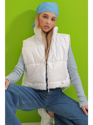 Doorgestikte bodywarmer wit