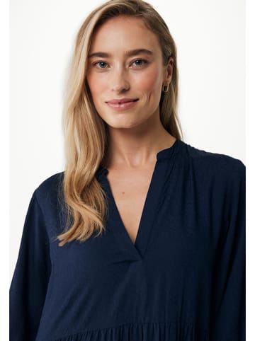 Kleid in Dunkelblau
