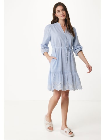 Kleid in Hellblau