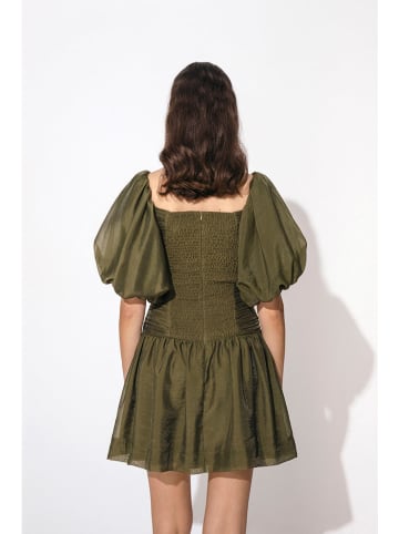 Sukienka "Nola" w kolorze khaki