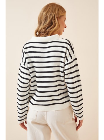 Sweter w kolorze białym