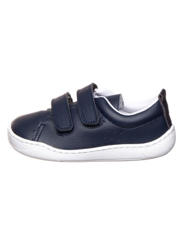 Buty w kolorze granatowym do chodzenia na boso