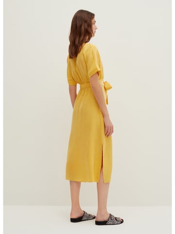 Kleid in Geld