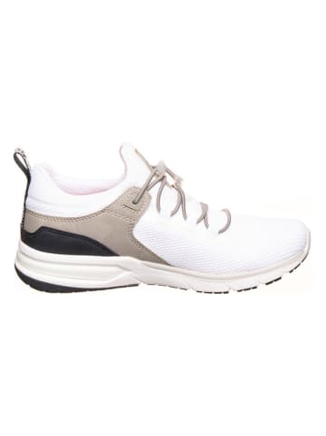 Sneakers in Weiß