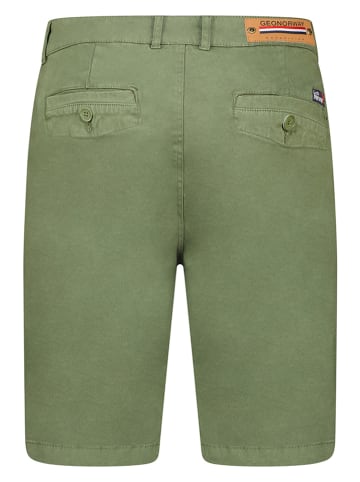 Bermudy w kolorze khaki
