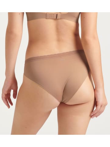 Slip in Beige